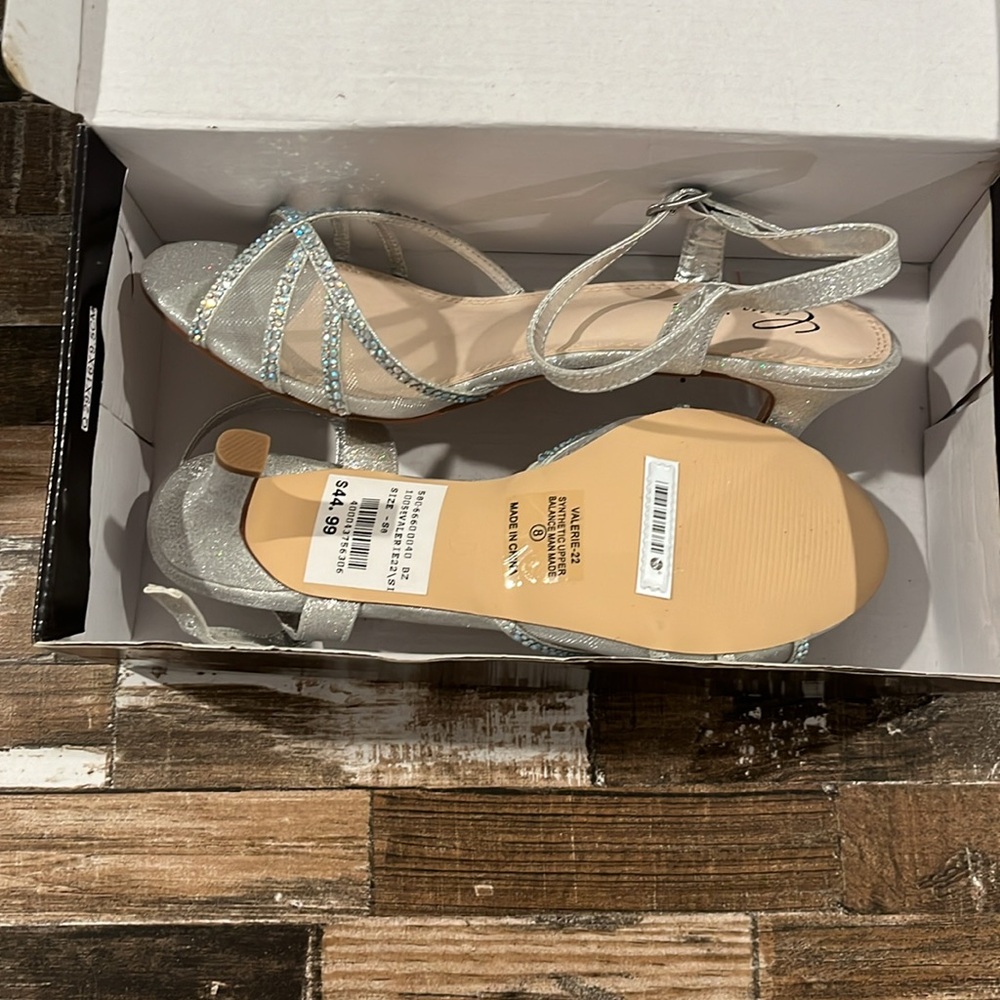 BRAND NEW Camille La Vie Shoes